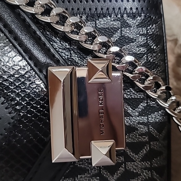 Michael Kors Whitney Shoulder/Crossbody - Picture 6 of 9